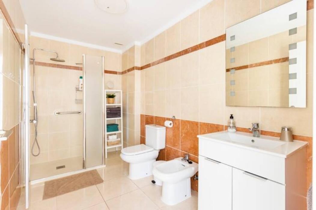 Apartamento Amplio Y Cómodo En Callao Salvaje.